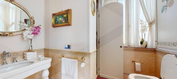 Квартира с 5 комнатами в Сан Джорджо а Кремано, Италия № 17762 40