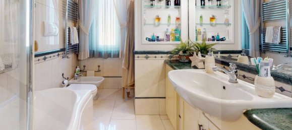 Квартира с 5 комнатами в Сан Джорджо а Кремано, Италия № 17762 3