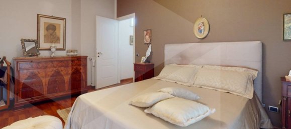 Квартира с 5 комнатами в Сан Джорджо а Кремано, Италия № 17762 5