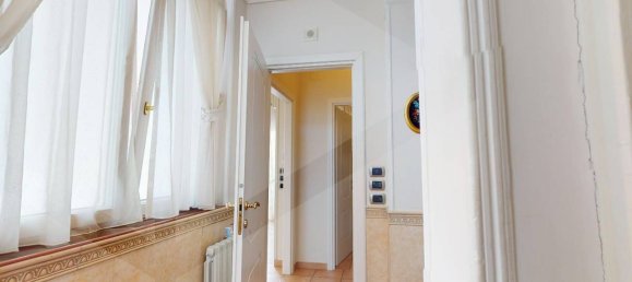 Квартира с 5 комнатами в Сан Джорджо а Кремано, Италия № 17762 26