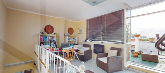 Квартира с 5 комнатами в Сан Джорджо а Кремано, Италия № 17762 2