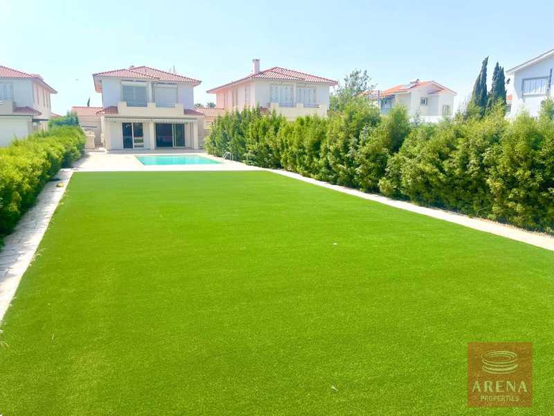 5 bedrooms Villa in Pervolia, Cyprus No. 20114