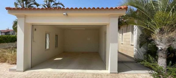 5 bedrooms Villa in Pervolia, Cyprus No. 20114 3