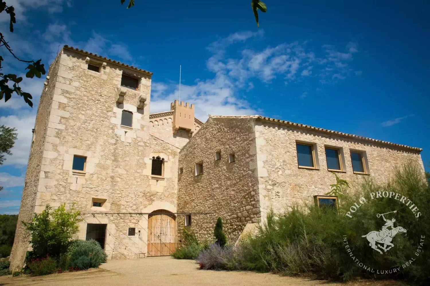 16 bedrooms Hotel in Figueres, Spain No. 237346