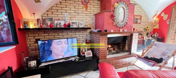 2 bedrooms House in Atri, Italy No. 158949 4