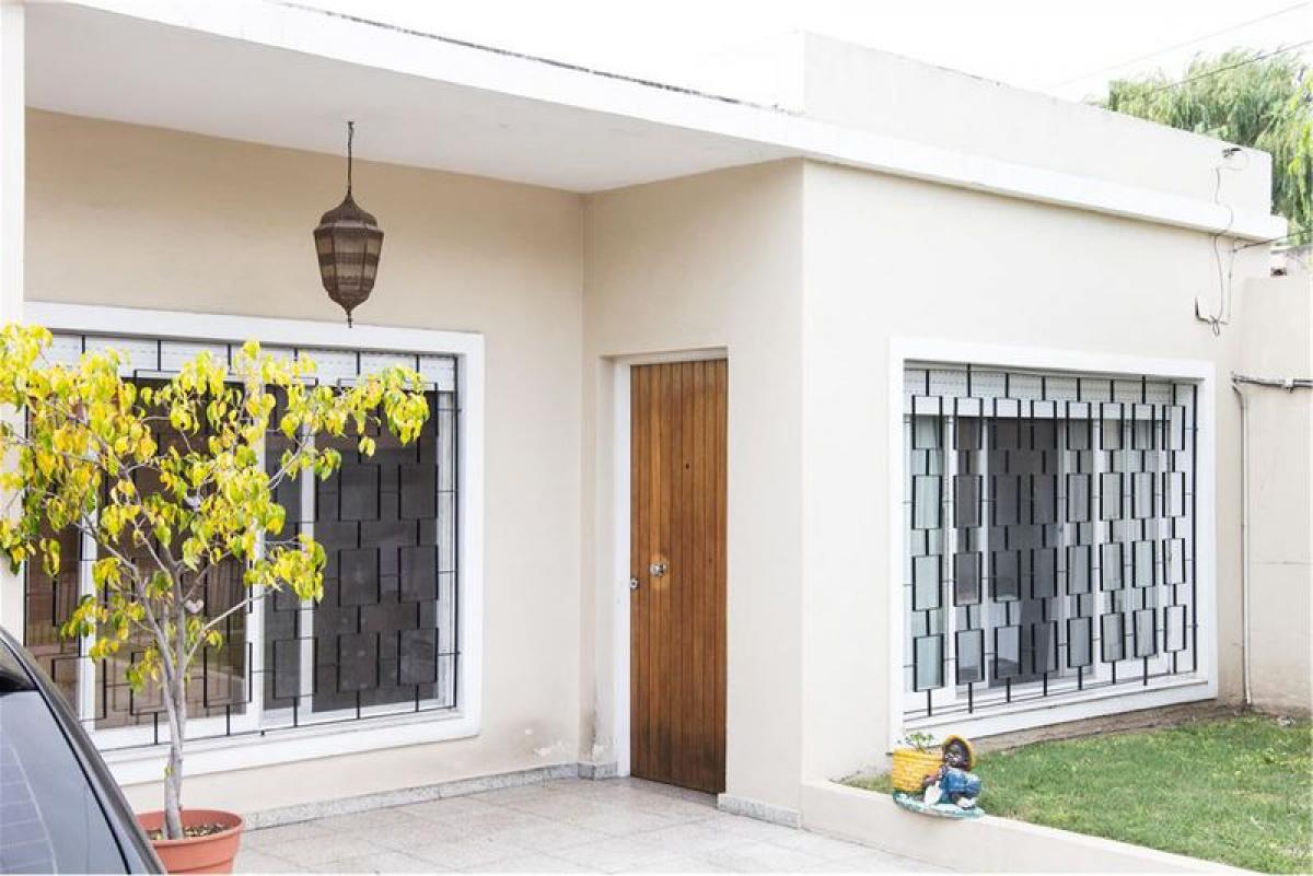 2 bedrooms House in San Miguel, Argentina No. 58353