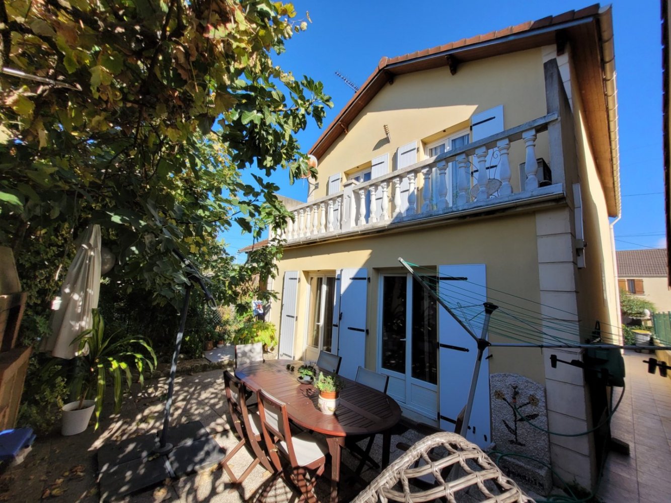 4 غرف نوم فيلا في Goussainville, France رقم 162249