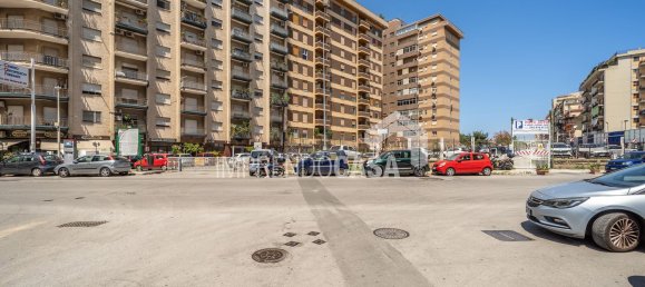 7 غرف نوم شقة في Palermo, Italy رقم 322894 3