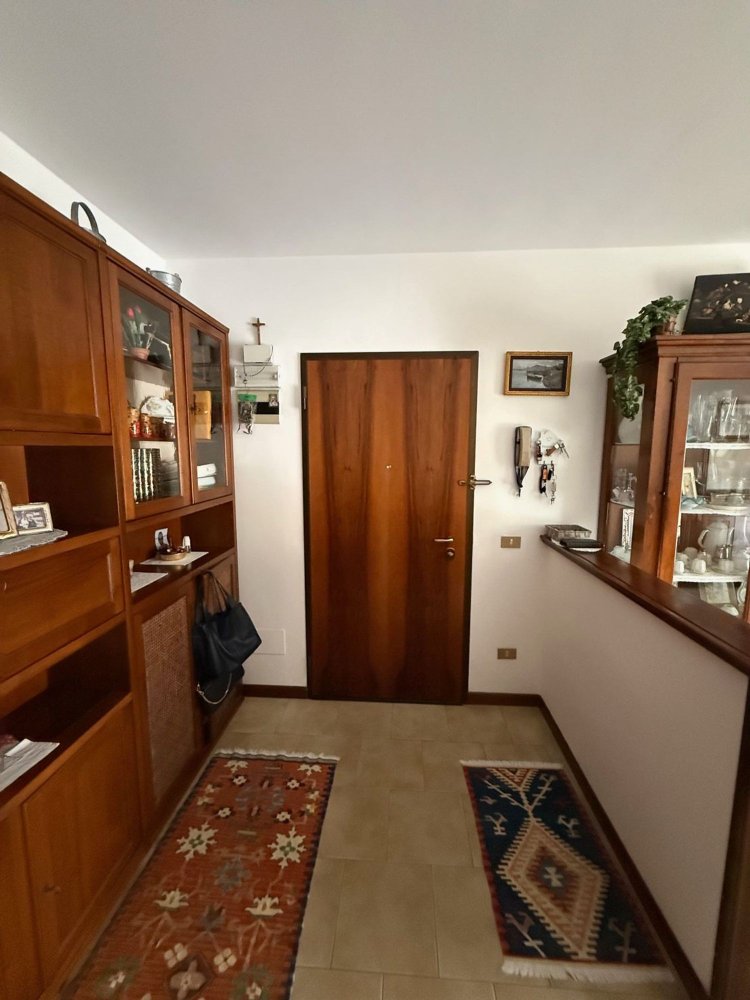 4 bedrooms Apartment in Mira, Italy No. 318155