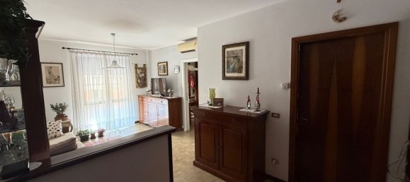 4 bedrooms Apartment in Mira, Italy No. 318155 4