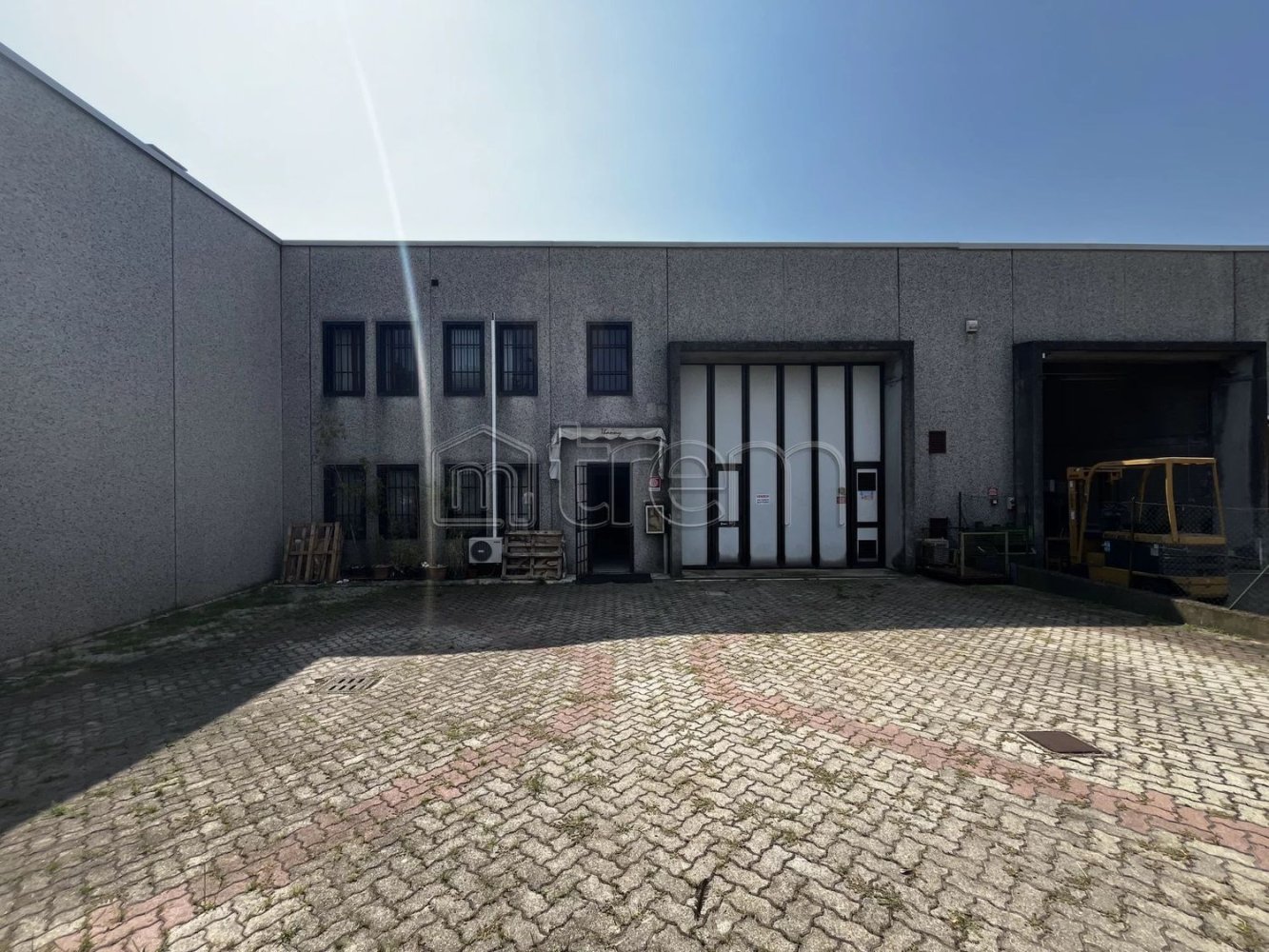 631m² Warehouse in Robbiate, Italy No. 114265