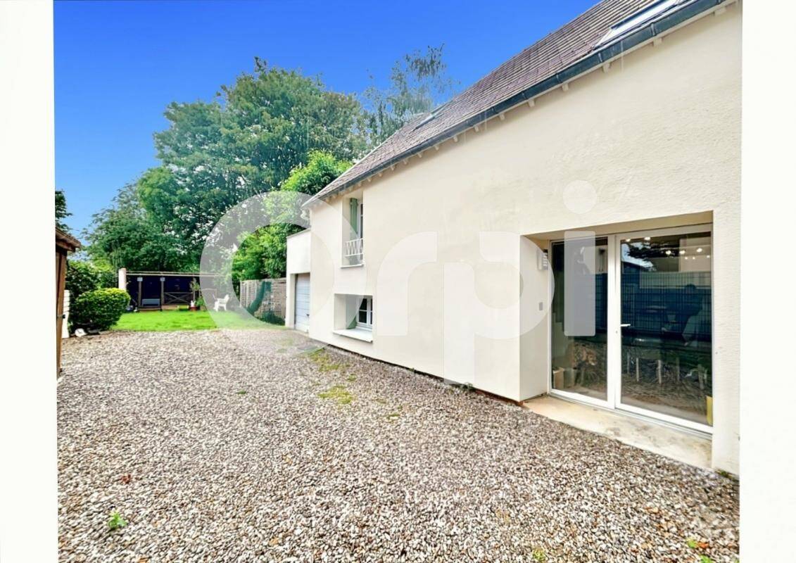 3 bedrooms House in Longperrier, France No. 164192