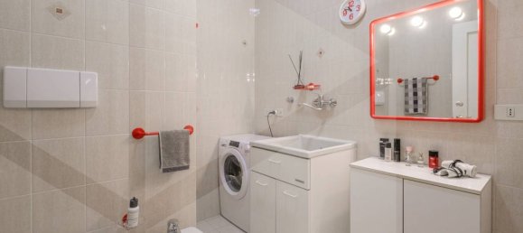 4 rooms Apartment in Bologna, Italy No. 34546 10