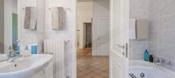 4 rooms Apartment in Bologna, Italy No. 34546 30