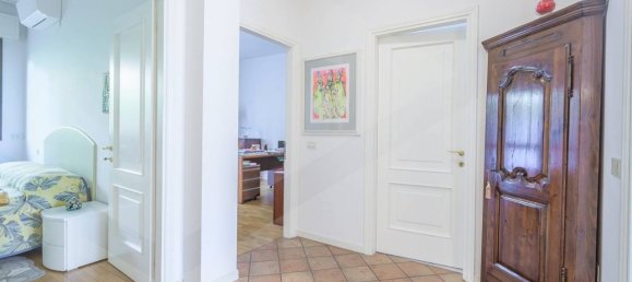 4 rooms Apartment in Bologna, Italy No. 34546 13