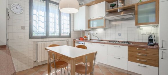 4 rooms Apartment in Bologna, Italy No. 34546 15