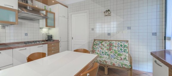 4 rooms Apartment in Bologna, Italy No. 34546 16