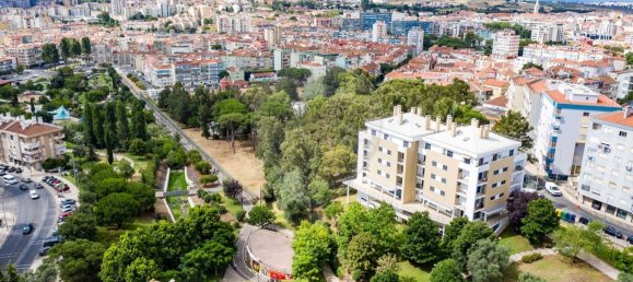 162m² Commercial property in Amadora, Portugal No. 58842 26