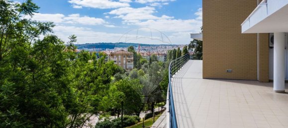 162m² Commercial property in Amadora, Portugal No. 58842 29