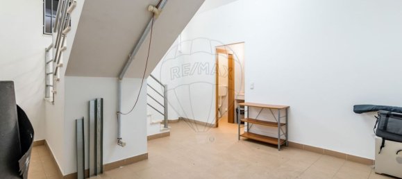 162m² Commercial property in Amadora, Portugal No. 58842 18