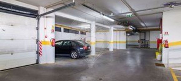 162m² Commercial property in Amadora, Portugal No. 58842 19