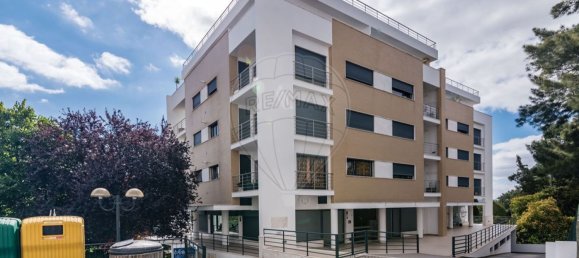 162m² Commercial property in Amadora, Portugal No. 58842 24