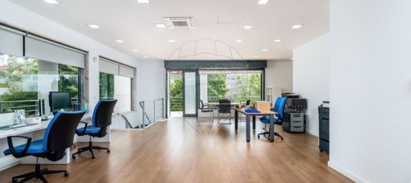 162m² Commercial property in Amadora, Portugal No. 58842 8