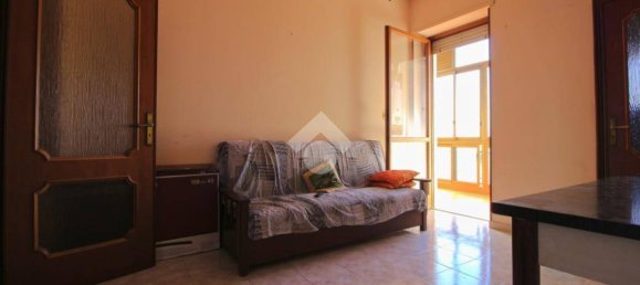 2 Schlafzimmer Wohnung in Turin, Italy, Nr. 8733 5