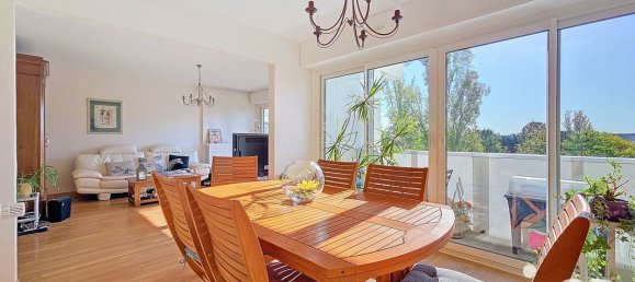 Квартира с 3 спальнями в Бурж, Франция № 153587 4