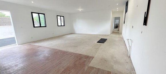 3 bedrooms House in Sarthe, France No. 338651 5