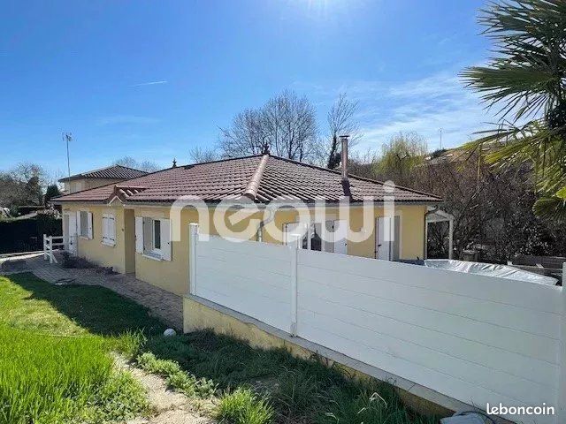 Casa de 3 dormitorios en Rivolet, France No. 204534