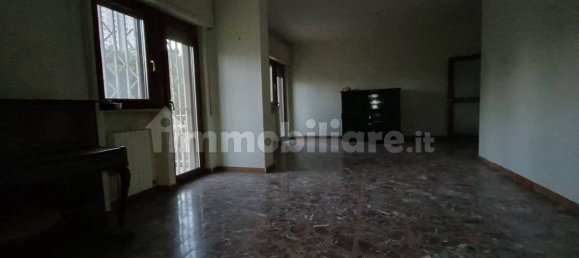 4 bedrooms Apartment in Taranto, Italy No. 81948 8