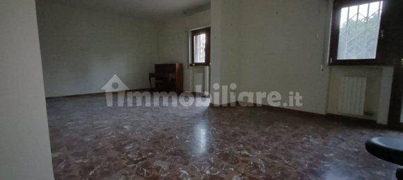 4 bedrooms Apartment in Taranto, Italy No. 81948 4