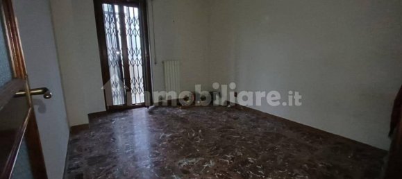 4 bedrooms Apartment in Taranto, Italy No. 81948 5