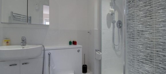 4 bedrooms House in High Wycombe, United Kingdom No. 13775 11