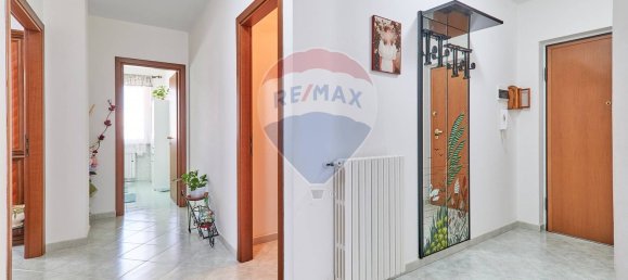 6-salle Appartement à Francavilla al Mare, Italy No. 285038 20