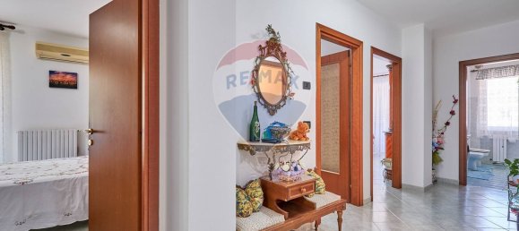 6-salle Appartement à Francavilla al Mare, Italy No. 285038 19