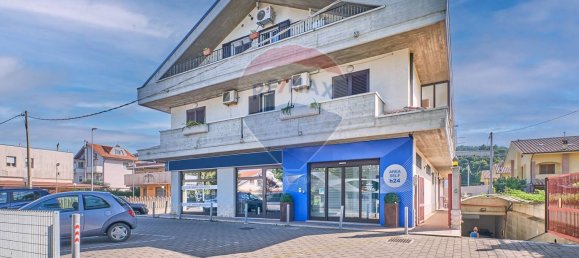 6-salle Appartement à Francavilla al Mare, Italy No. 285038 3