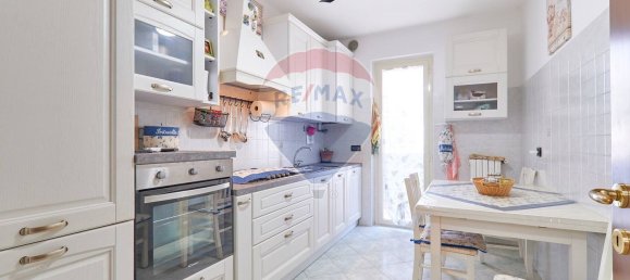 6-salle Appartement à Francavilla al Mare, Italy No. 285038 16