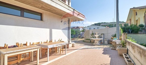 6-salle Appartement à Francavilla al Mare, Italy No. 285038 38