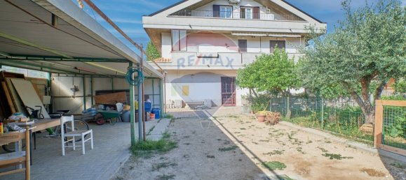 6-salle Appartement à Francavilla al Mare, Italy No. 285038 40