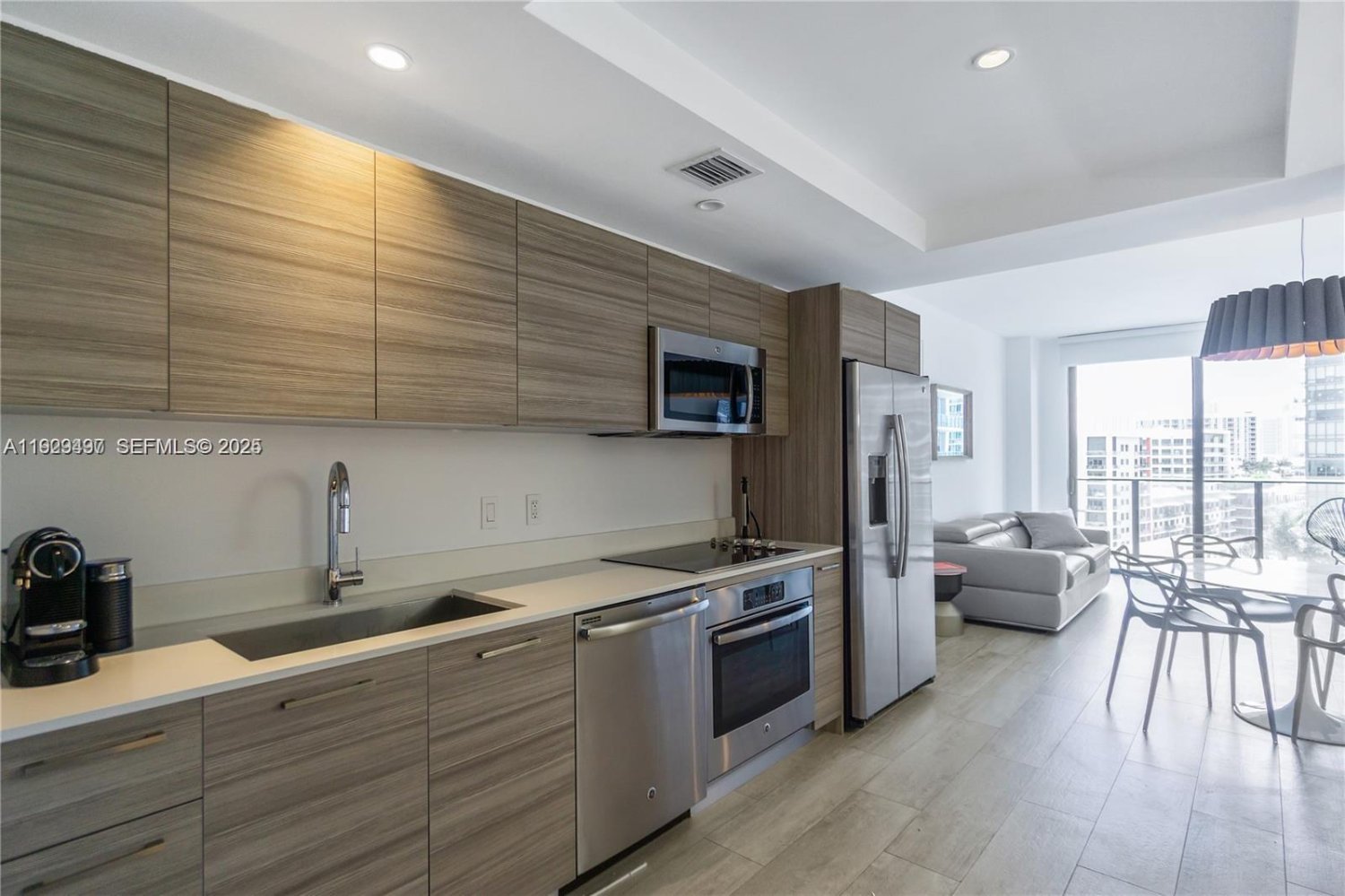 1 chambre propriété commerciale à vendre à Miami, Miami-Dade, Florida, USA № 614745