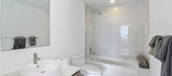 1 chambre propriété commerciale à vendre à Miami, Miami-Dade, Florida, USA № 614745 16