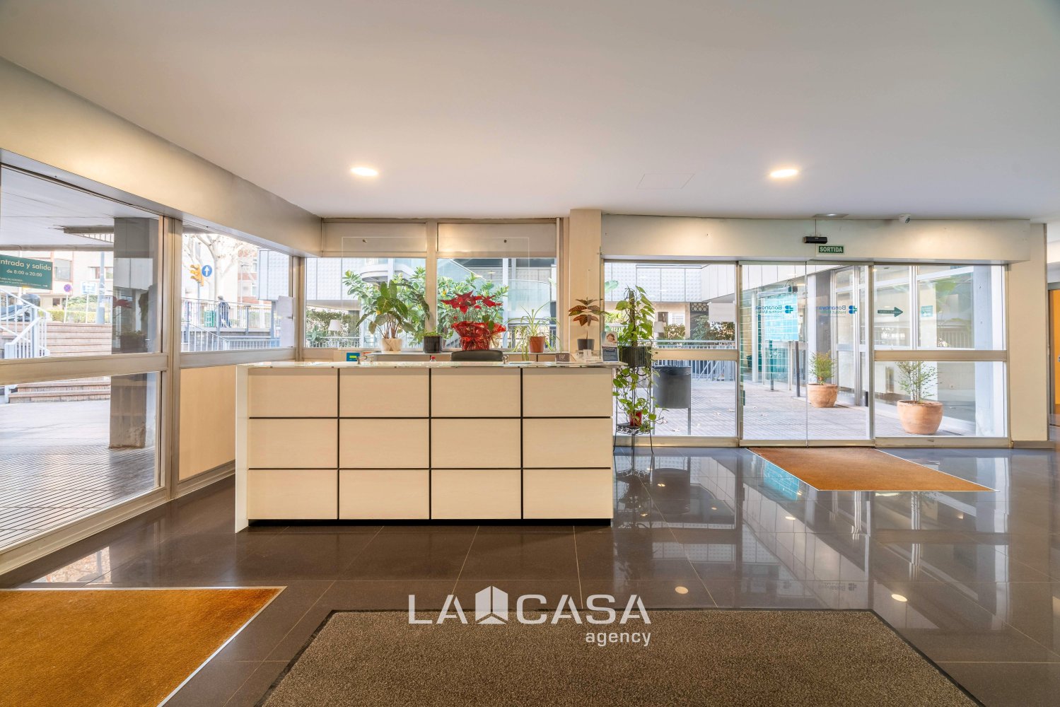 Gewerbliche Immobilie in Barcelona, Spain 62m², Nr. 65058