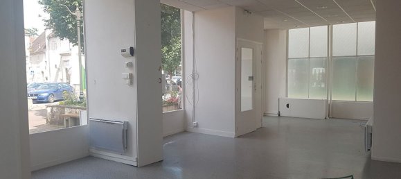 3 bedrooms House in Saint-Amand-Montrond, France No. 237846 8