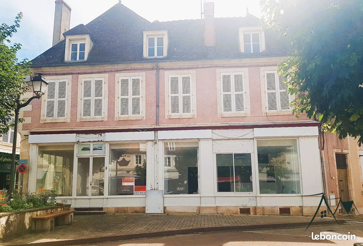 3 bedrooms House in Saint-Amand-Montrond, France No. 237846