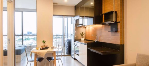 Кондоминиум  с 1 спальней в Сатхон, Таиланд № 4548 3