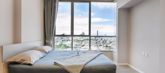 Кондоминиум  с 1 спальней в Сатхон, Таиланд № 4548 6