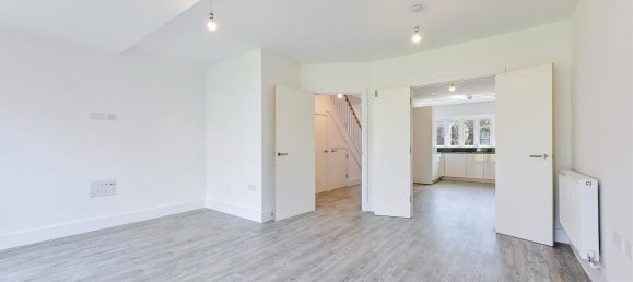 4 bedrooms House in Tadworth, United Kingdom No. 9673 28