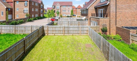 4 bedrooms House in Tadworth, United Kingdom No. 9673 26